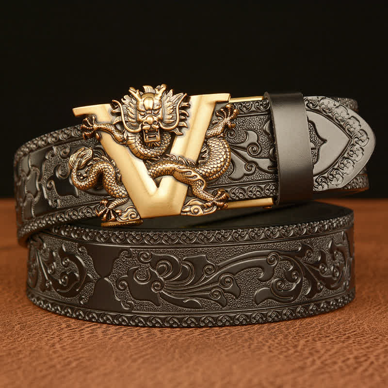 Cinturón de cuero con estampado de dragón y letra V para hombre