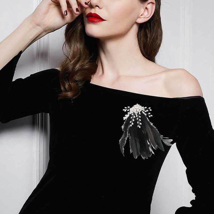 Broche de plumas de perla con temperamento para mujer