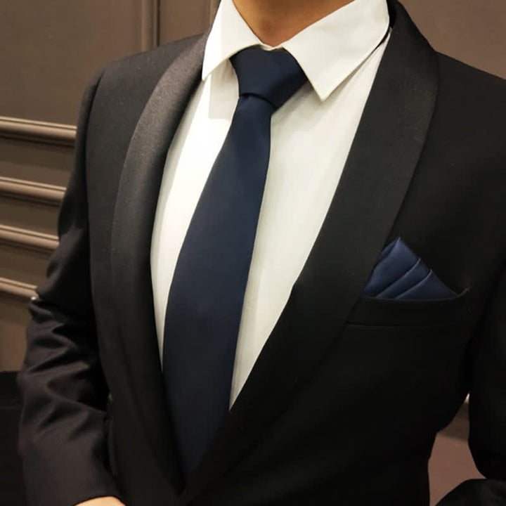 Corbata de hombre azul marino con estampado de flores
