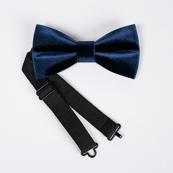 Pajarita de terciopelo de color azul marino liso para hombre