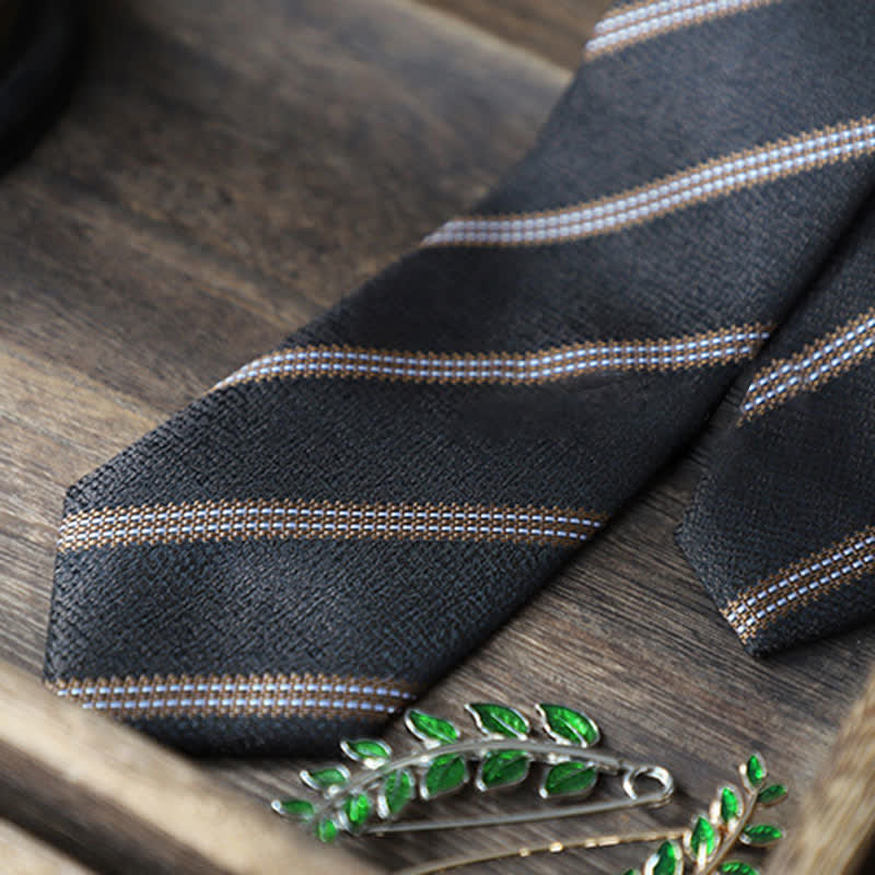 Corbata formal clásica de rayas para hombre