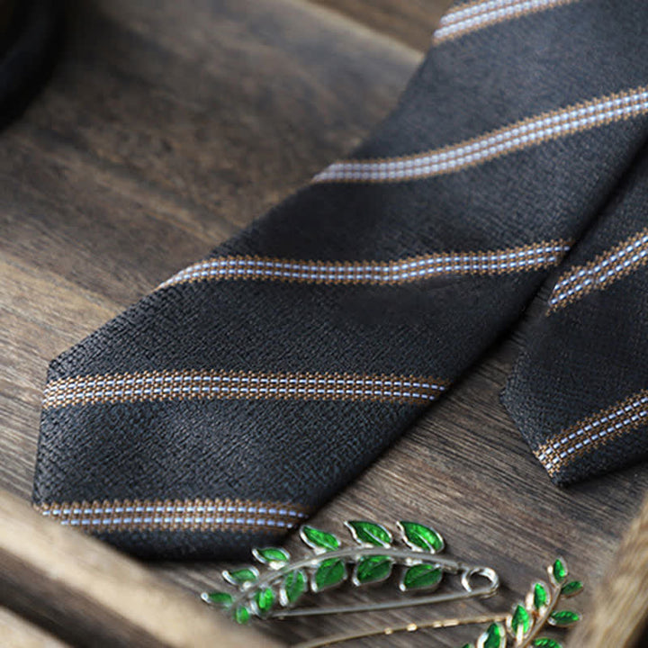 Corbata formal clásica de rayas para hombre