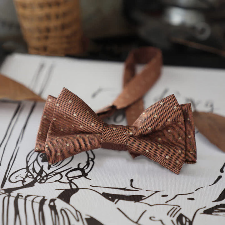 Pajarita elegante de lunares a rayas para hombre