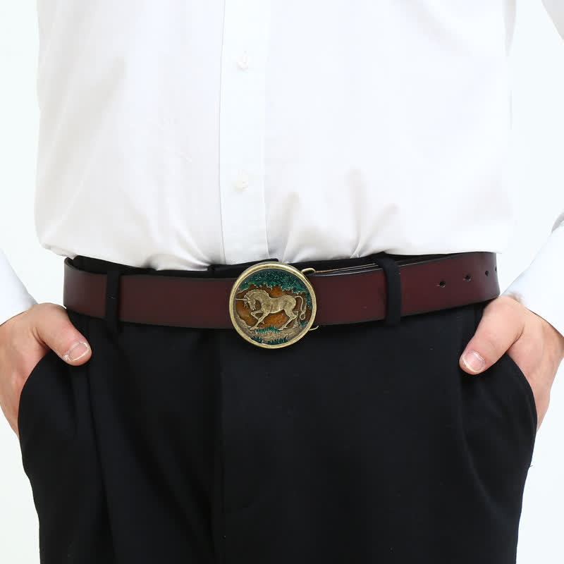Cinturón de cuero con hebilla de bronce antiguo y diseño de unicornio místico para hombre