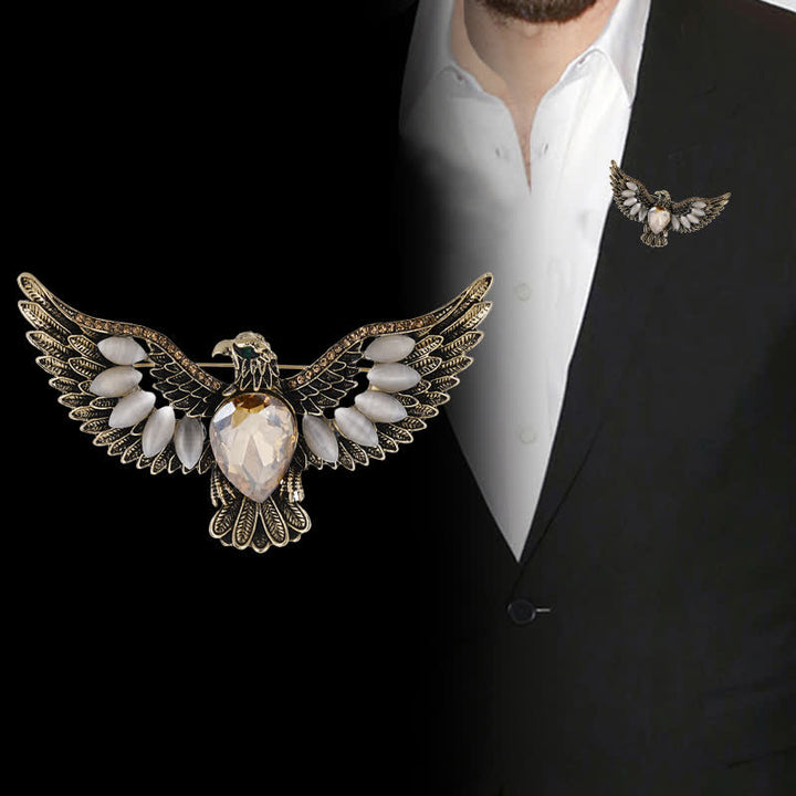 Broche con gema de halcón volador para hombre