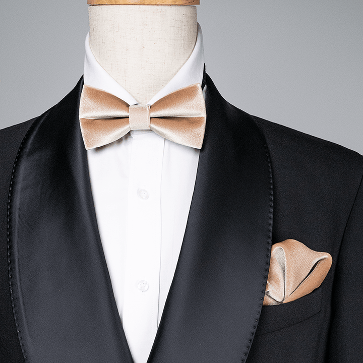 Pajarita de terciopelo color champagne para hombre
