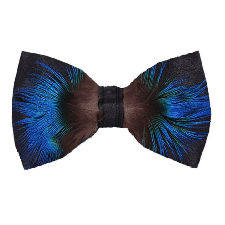 Pajarita elegante con plumas azules y negras