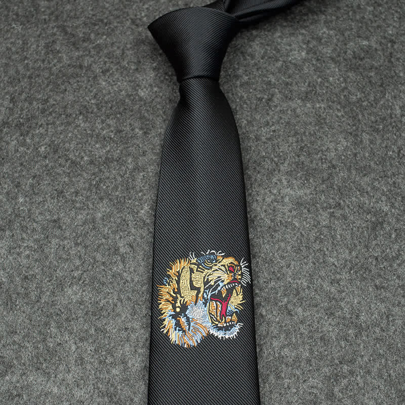 Corbata de hombre con tigre bordado en negro
