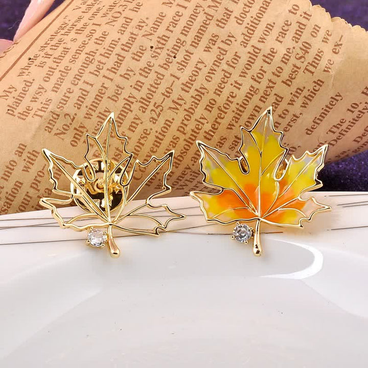 Broche de hoja de arce dorada otoñal para mujer