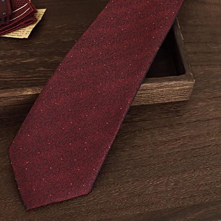 Corbata de lunares burdeos para hombre