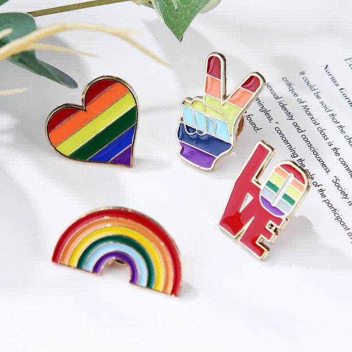 4 broches con la bandera del arcoíris Love Is Love