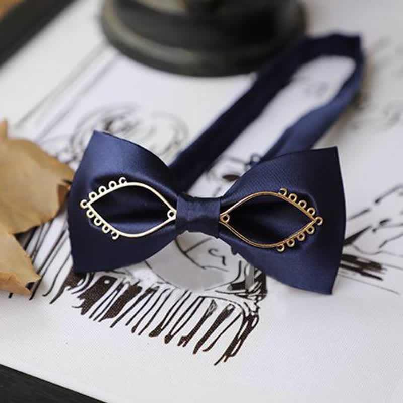 Pajarita con ojos dorados y estilo atrevido para hombre