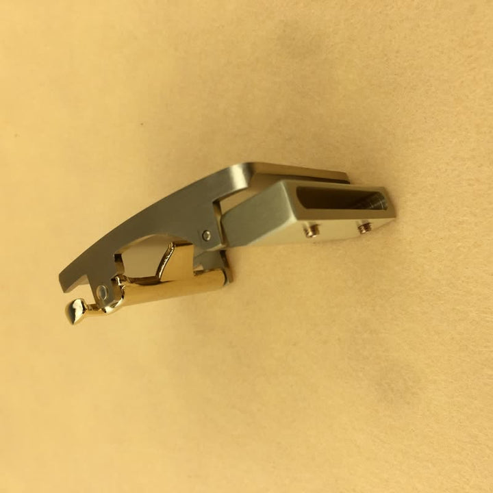 Cinturón de cuero con hebilla automática color turquesa y plumas en relieve para hombre hecho a mano