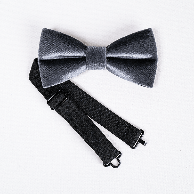 Pajarita de terciopelo de color liso gris carbón para hombre