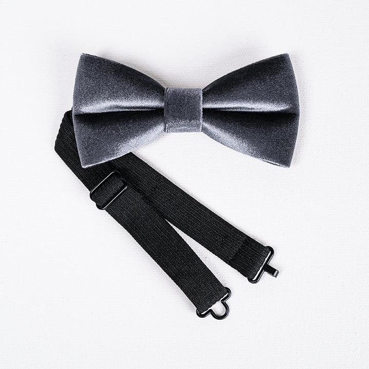 Pajarita de terciopelo de color liso gris carbón para hombre