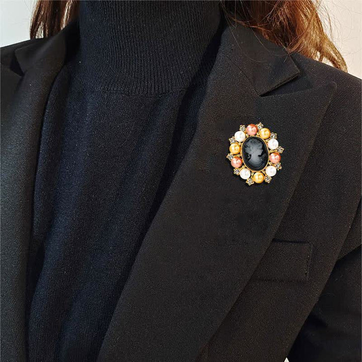 Broche de perlas de belleza con relieve de palacio para mujer