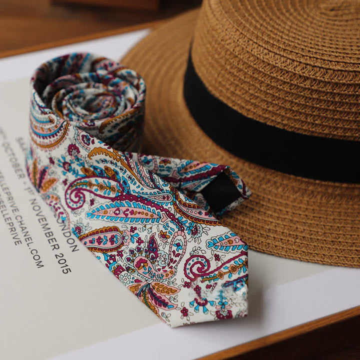 Corbata clásica con estampado paisley vivaz para hombre