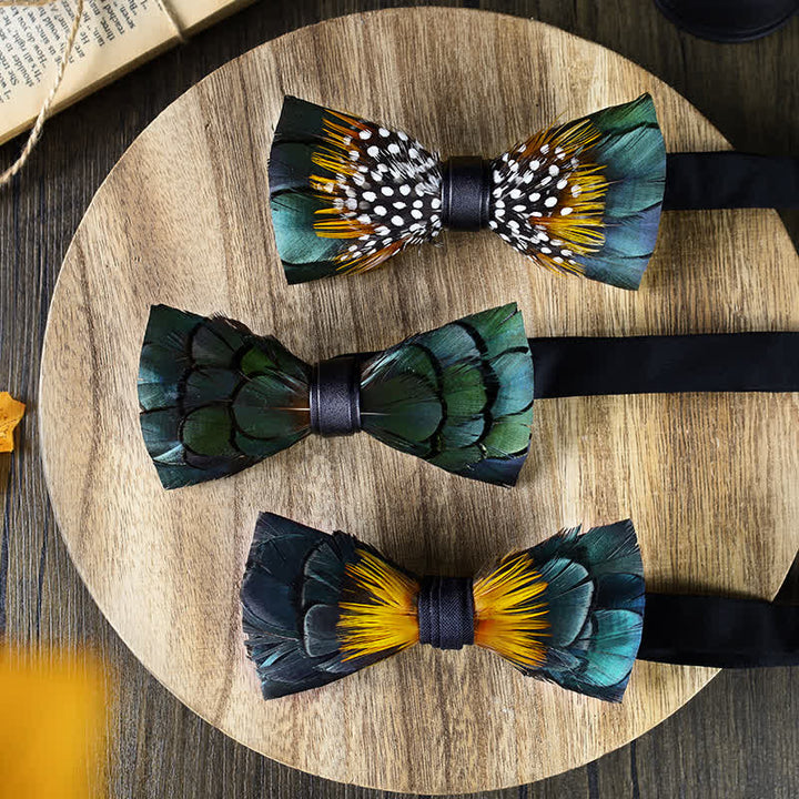 Colección de pajaritas clásicas de plumas verdes