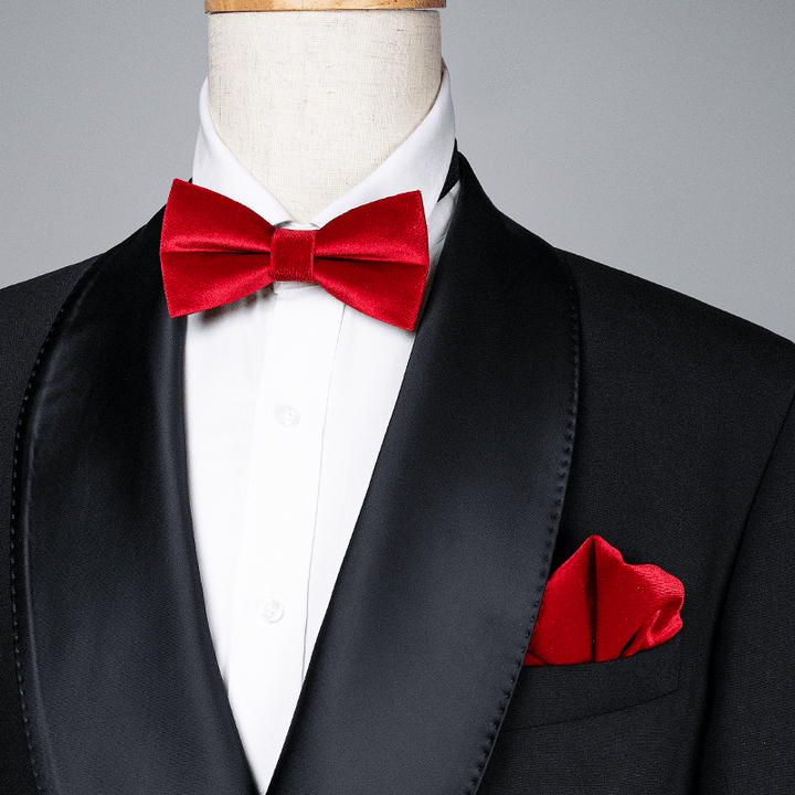 Pajarita de terciopelo de color rojo brillante y liso para hombre