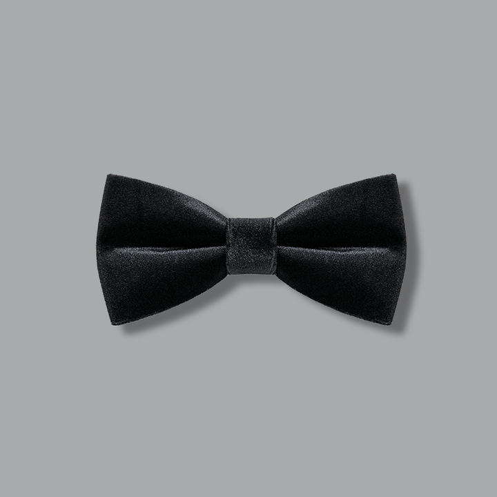 Pajarita de terciopelo de color negro obsidiana para hombre