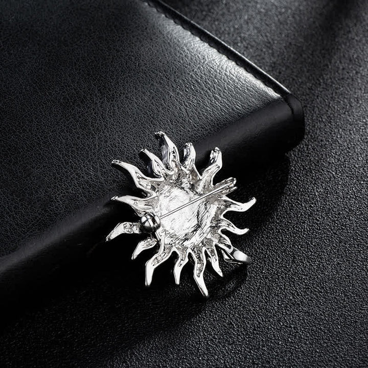 Broche de diamantes de imitación con forma de sol brillante para hombre