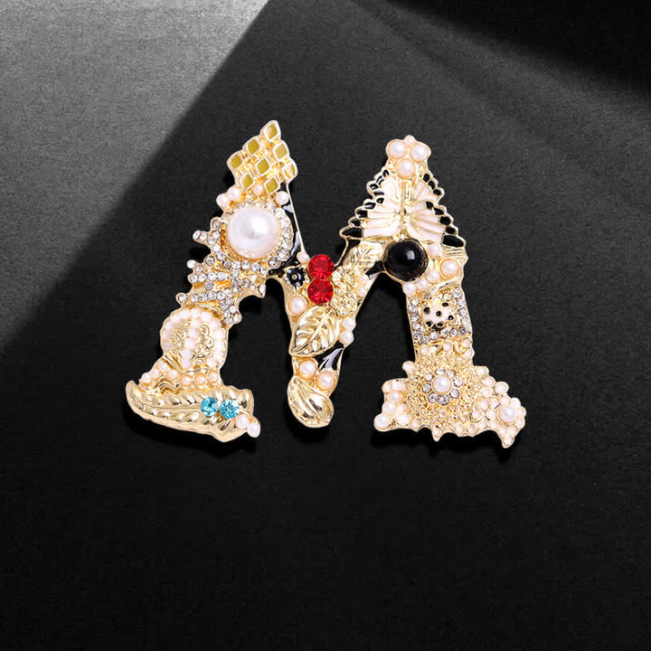 Broche unisex con letra de perla barroca