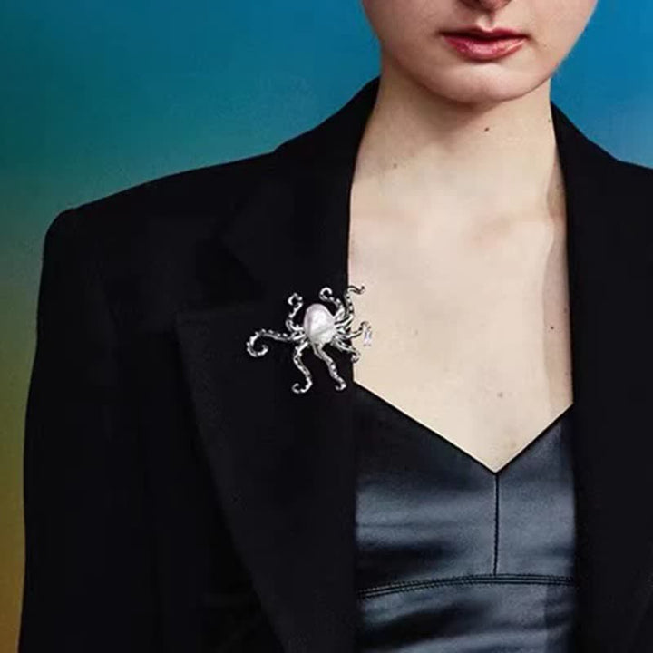 Broche unisex con perla grande en forma de pulpo tropical