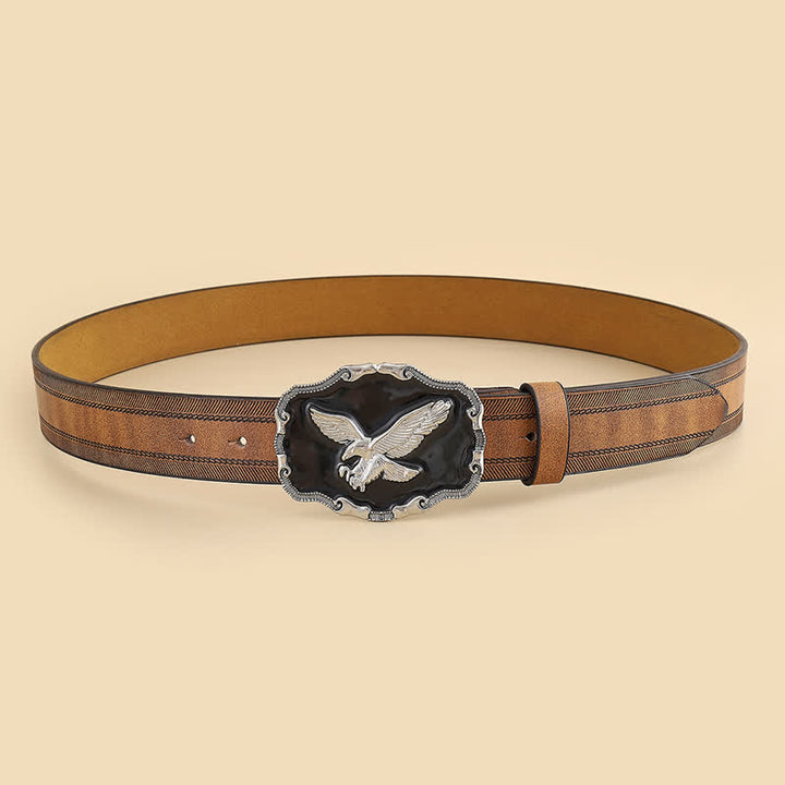 Cinturón de cuero con hebilla negra y águila en relieve plateado llamativo para hombre