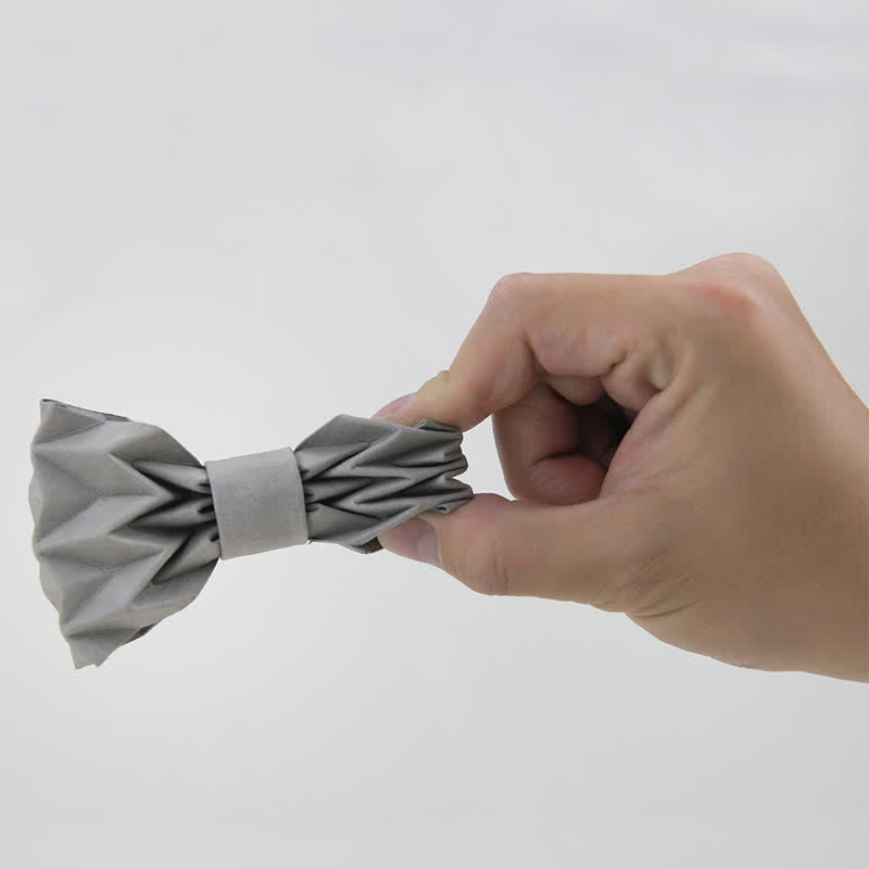 Pajarita de papel kraft ecológica y creativa para hombre