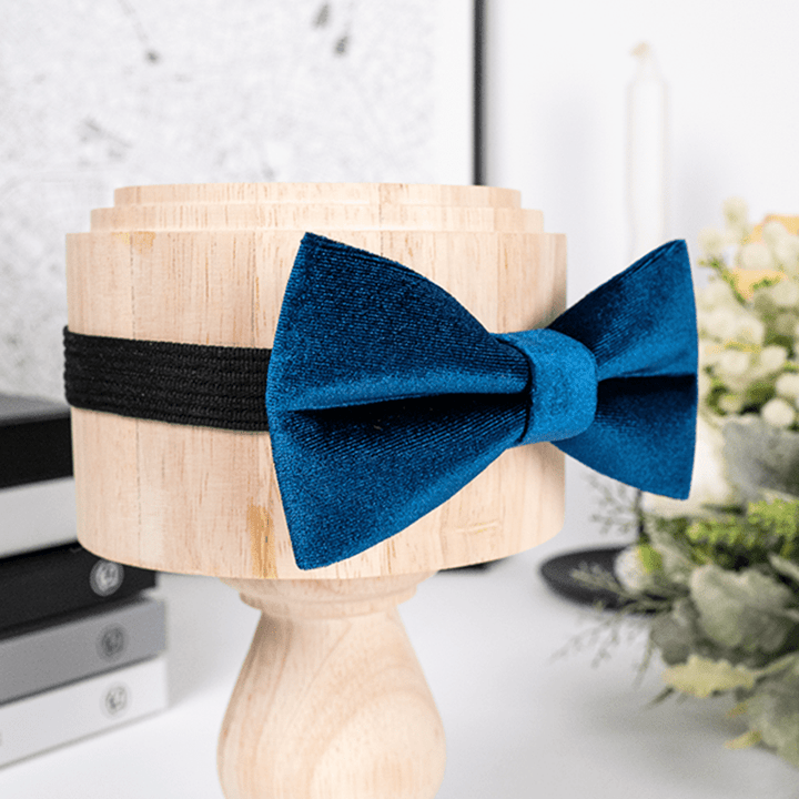 Pajarita de terciopelo de color liso azul de Prusia para hombre