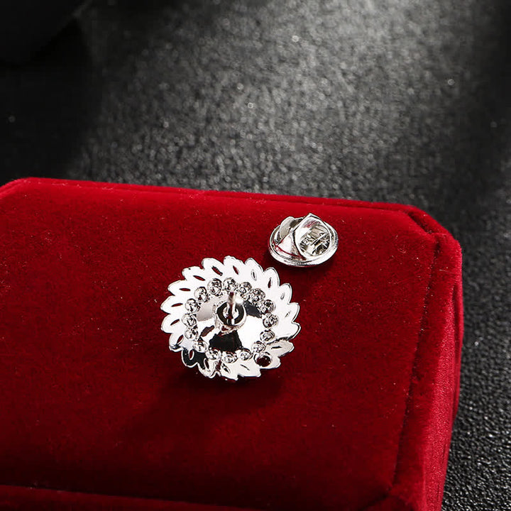 Broche de cristal con flor real para hombre.