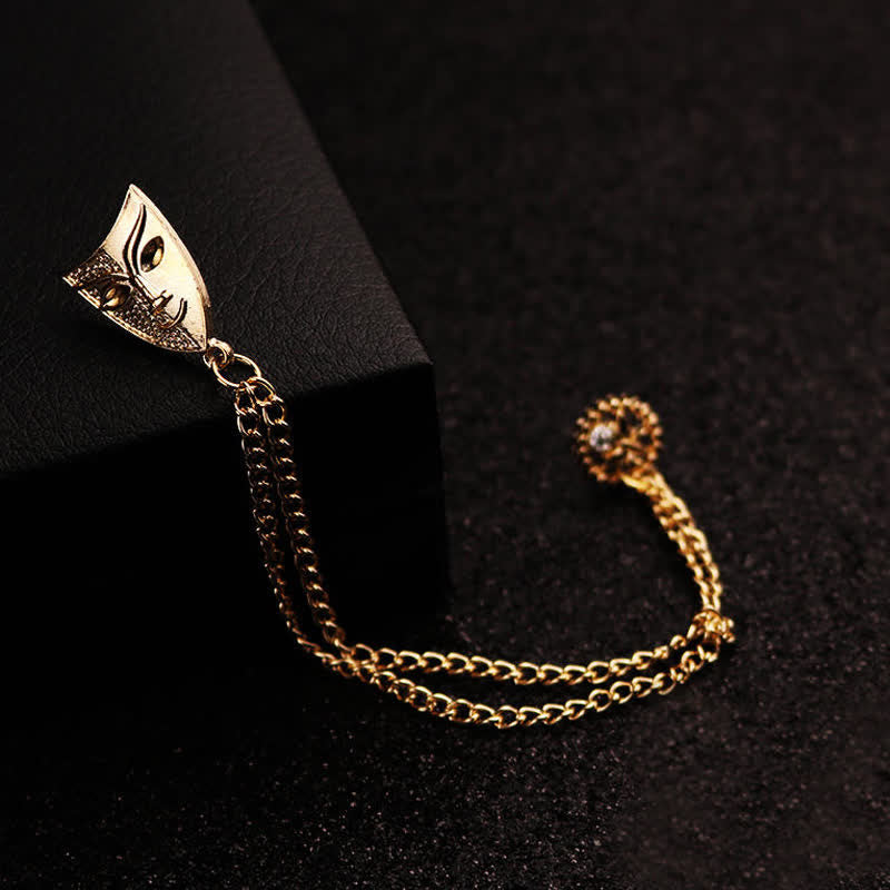 Broche con borlas y máscara misteriosa para hombre