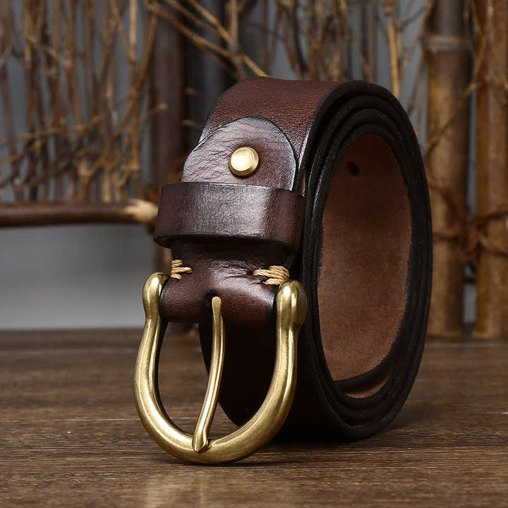Cinturón de cuero desgastado y arrugado para hombre