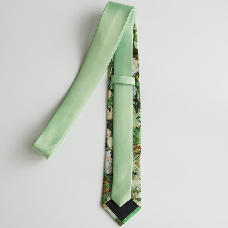 Corbata floral con rosas blancas y verde claro para hombre