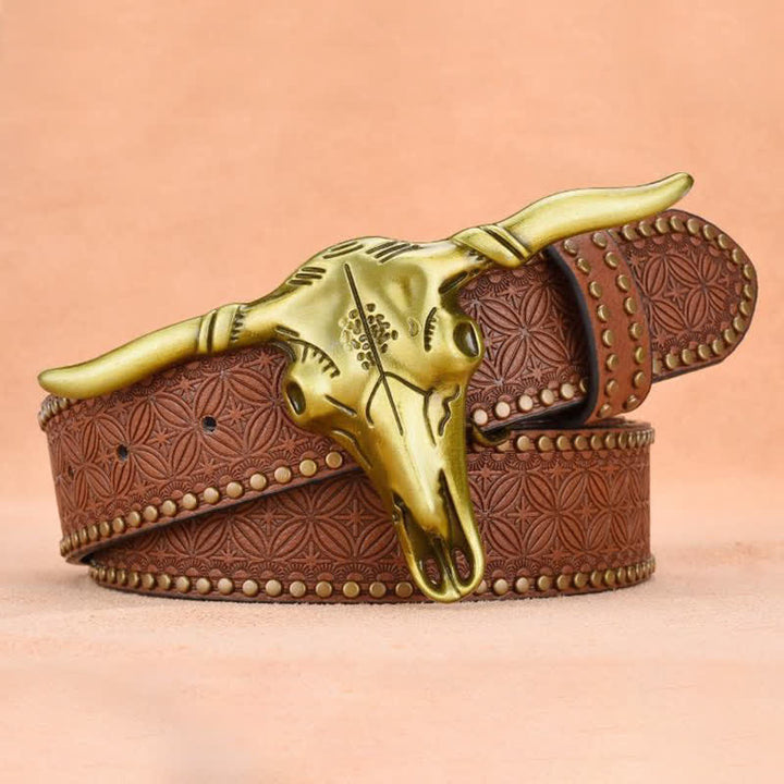 Cinturón de cuero con remaches de cabeza de ganado estilo western para hombre