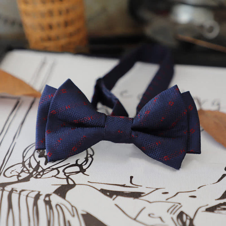 Pajarita elegante de lunares a rayas para hombre