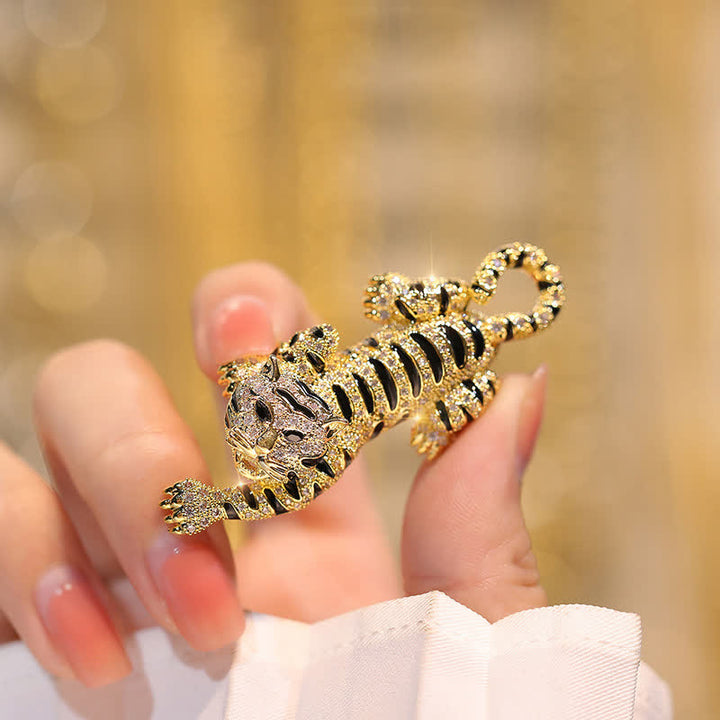Broche de tigre trepador sensual para hombre