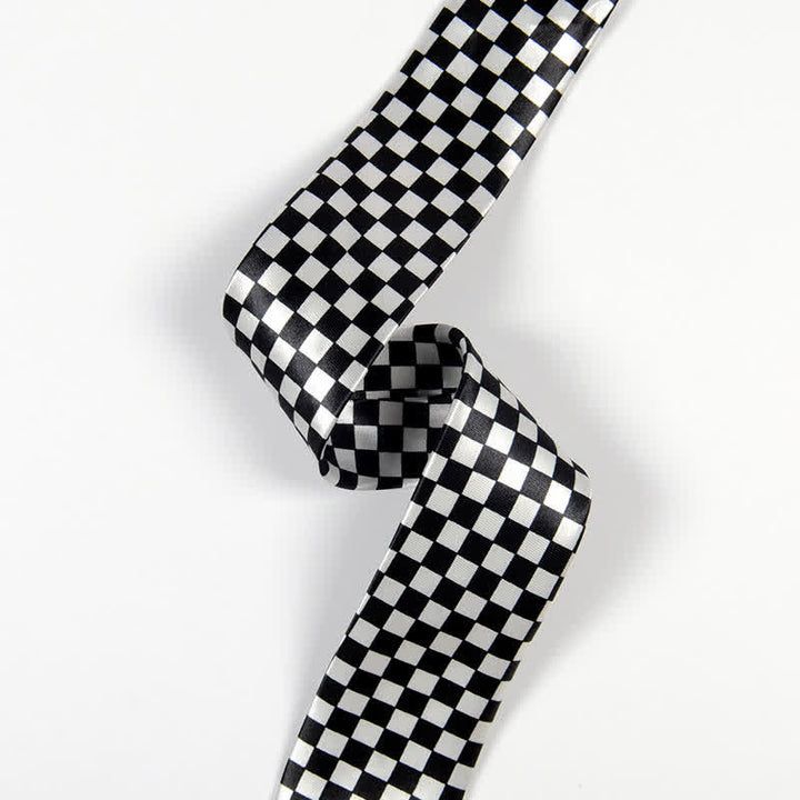 Corbata de hombre con rayas y lunares a cuadros pequeños en blanco y negro