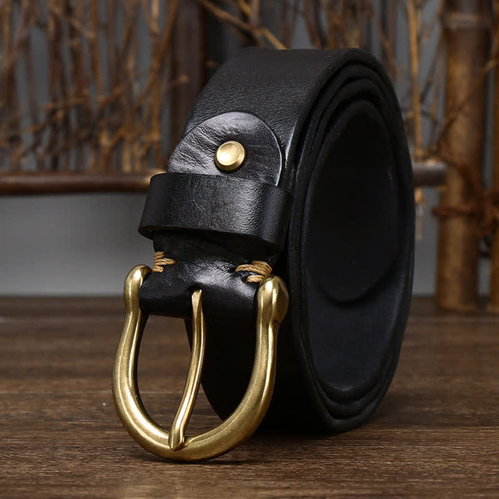 Cinturón de cuero desgastado y arrugado para hombre