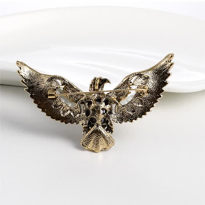 Broche con gema de halcón volador para hombre