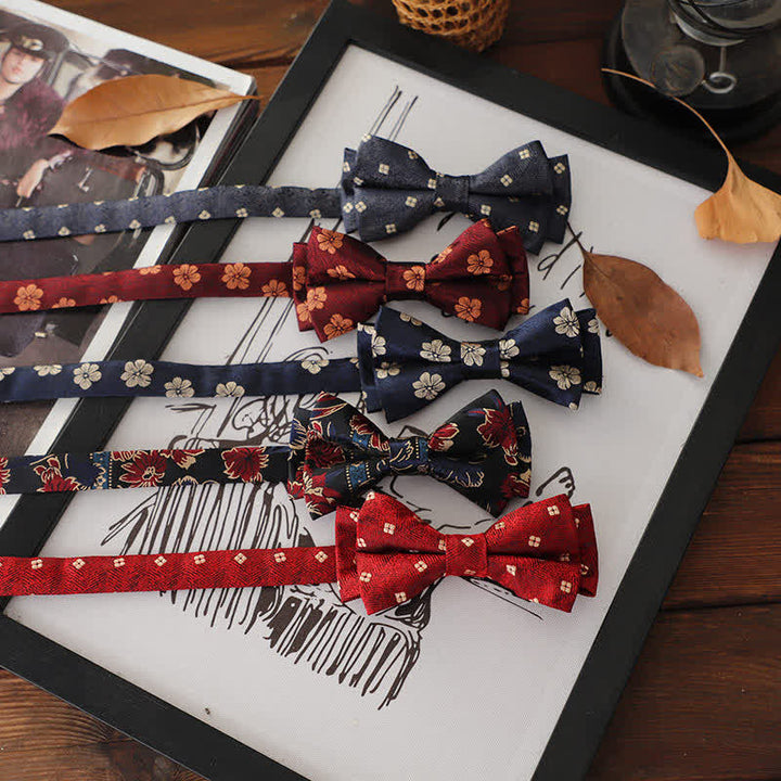 Pajarita retro con hojas y flores para hombre