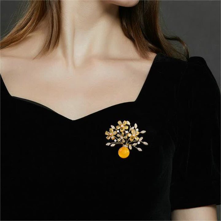Broche de jarrón con ramo de flores para mujer
