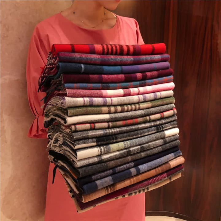 Bufanda unisex de cuadros grandes y cálidos de Lamb Edinburgh - image 0