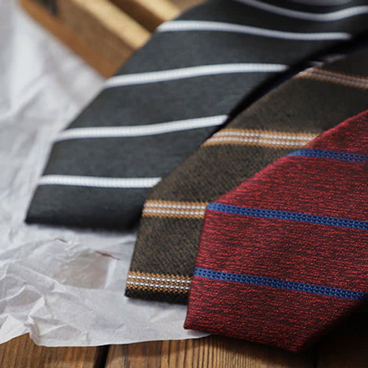 Corbata formal clásica de rayas para hombre