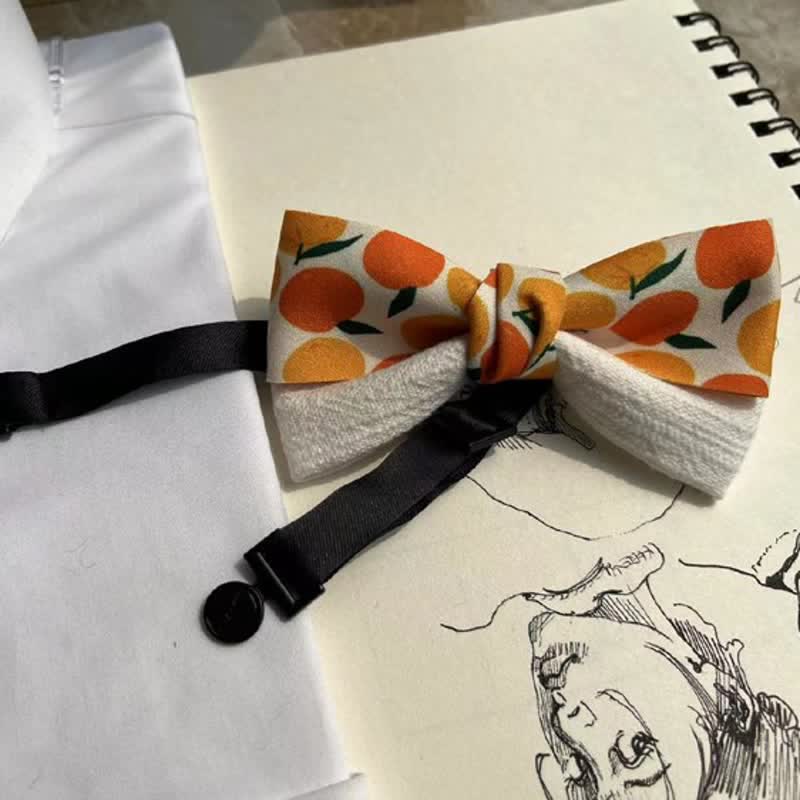 Pajarita con frutas tropicales de color naranja para hombre
