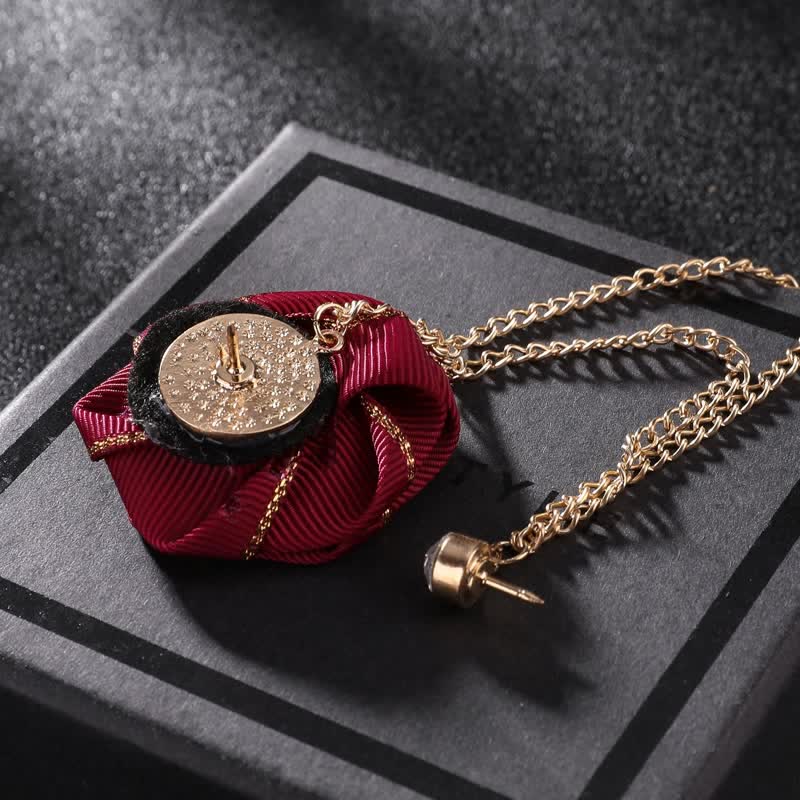 Broche con cadena de rosas y flores para hombre