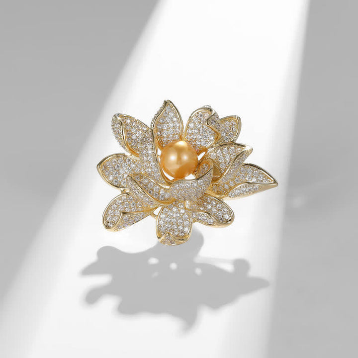 Broche de loto con perla tridimensional para mujer