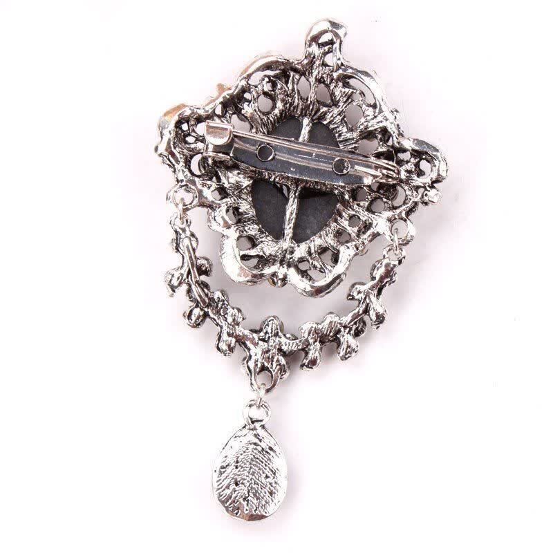 Broche de lágrima con camafeo para mujer