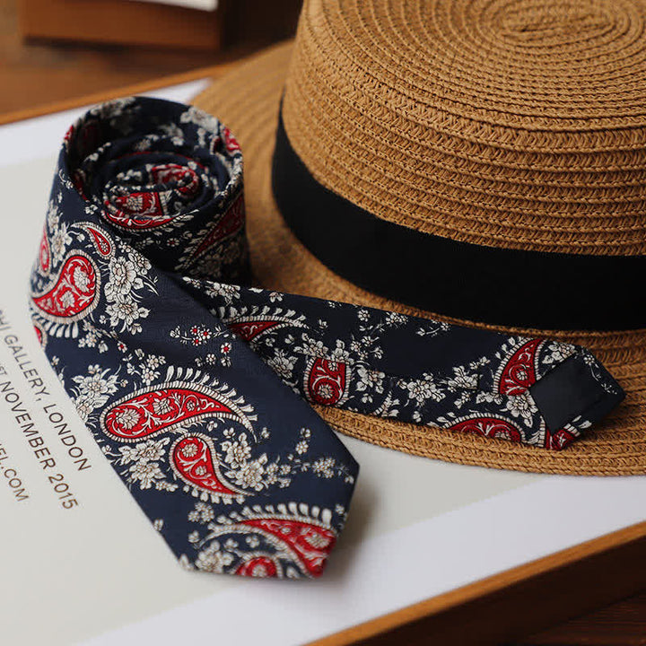 Corbata clásica con estampado paisley vivaz para hombre