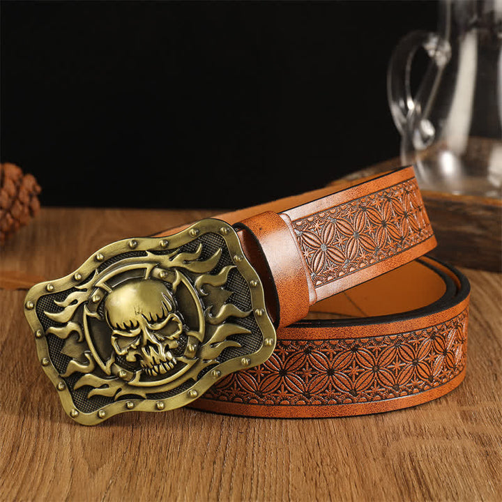 Cinturón de cuero con llamas y cabeza de calavera de moda para hombre